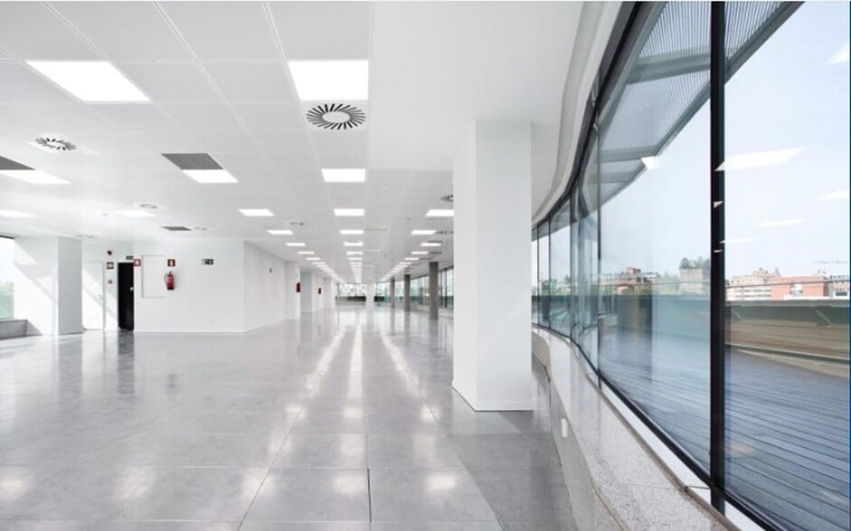 Calle de Eucalipto, 33, Madrid, Madrid en alquiler - Foto del edificio - Imagen 1 de 4