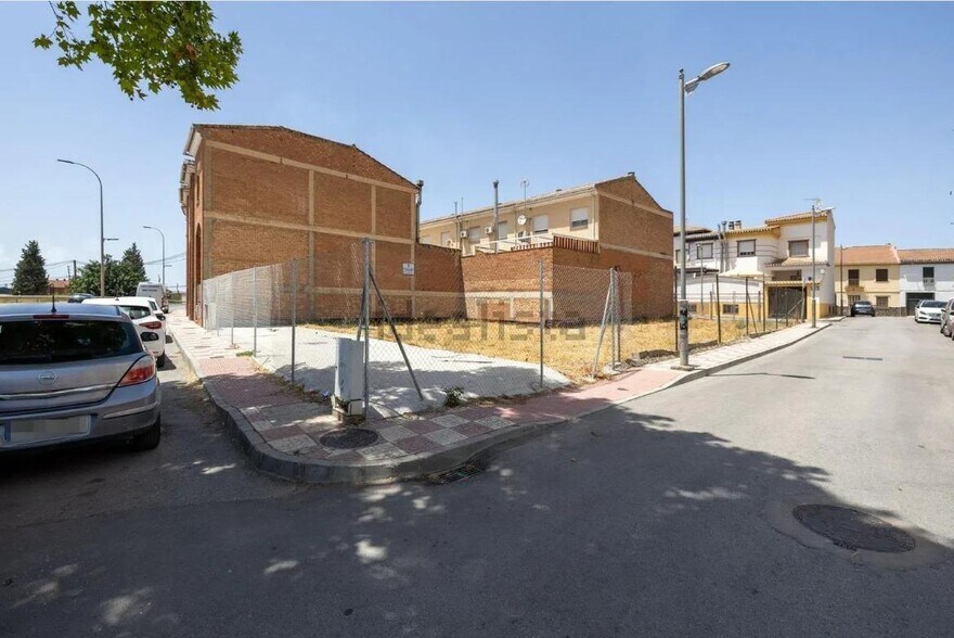 Calle Lindaraja, 1-1, Pinos Puente, Granada en venta - Foto del edificio - Imagen 2 de 13