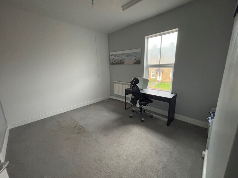14 Simpson Rd, Milton Keynes en venta - Foto del edificio - Imagen 3 de 8