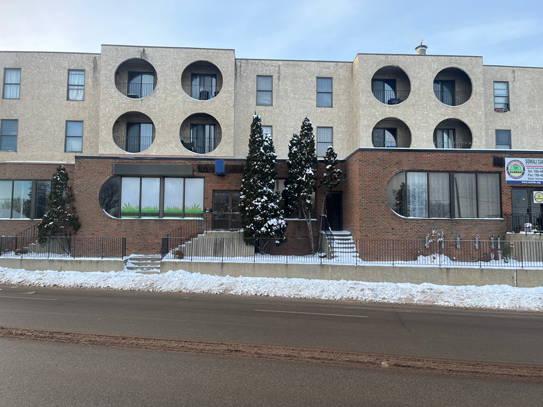 12046/48/50 Fort Road, Edmonton, Edmonton, AB en alquiler - Foto del edificio - Imagen 2 de 7