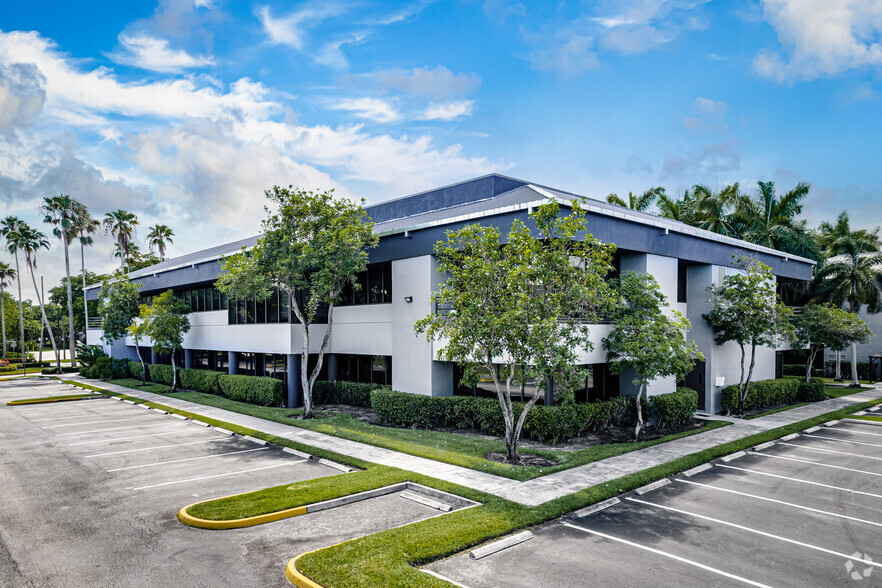 5300 NW 33rd Ave, Fort Lauderdale, FL en alquiler - Foto del edificio - Imagen 3 de 7