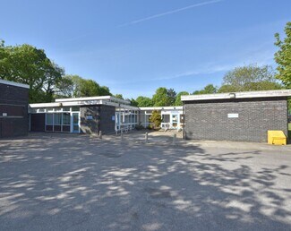 Más detalles de Manor Sq, Otley - Health Care en venta