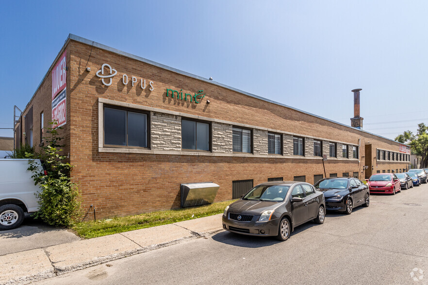 9855 Av De L'esplanade, Montréal, QC en alquiler - Foto del edificio - Imagen 2 de 5