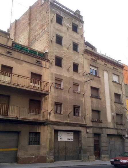 Edificio residencial en Manresa, Barcelona en venta - Foto del edificio - Imagen 2 de 2