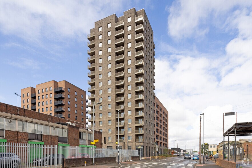 12 Crossness Yard, Barking en alquiler - Foto del edificio - Imagen 3 de 4