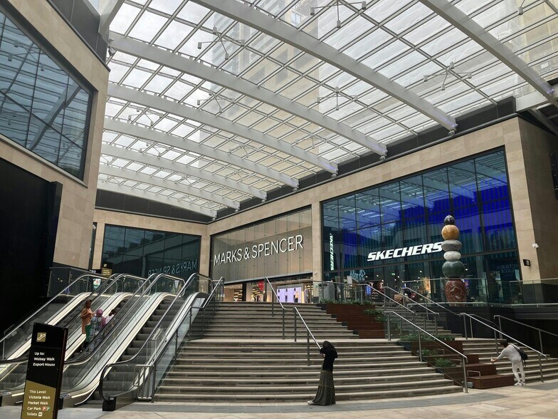 49 Town Mall, Woking en alquiler - Foto del interior - Imagen 3 de 5