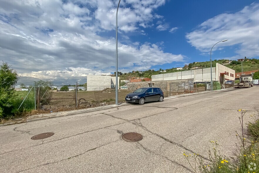 Calle de la Cuesta Carros, 26, Paracuellos de Jarama, Madrid en venta - Foto del edificio - Imagen 3 de 12