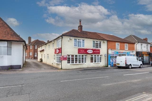 3-3A High St, Bagshot en venta - Foto del edificio - Imagen 3 de 24