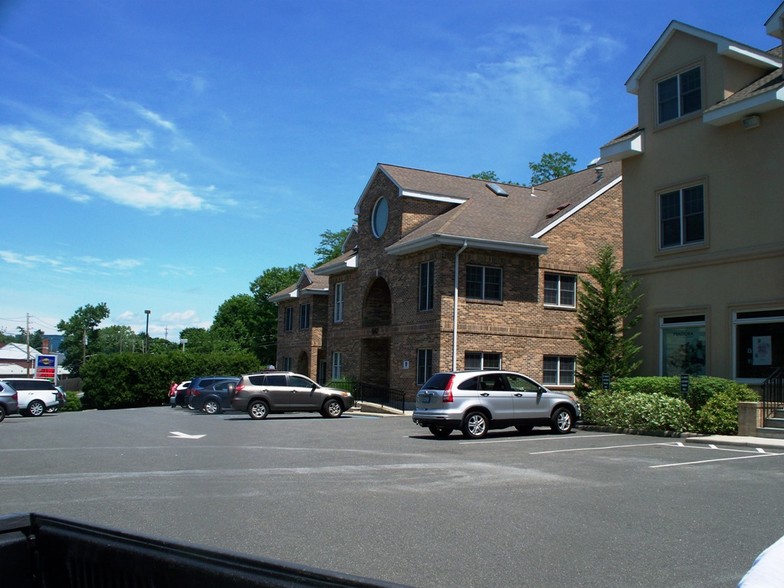 545-547 Saw Mill River Rd, Ardsley, NY en alquiler - Foto del edificio - Imagen 3 de 11