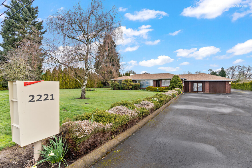 2221 Yew St, Forest Grove, OR en venta - Foto del edificio - Imagen 1 de 13