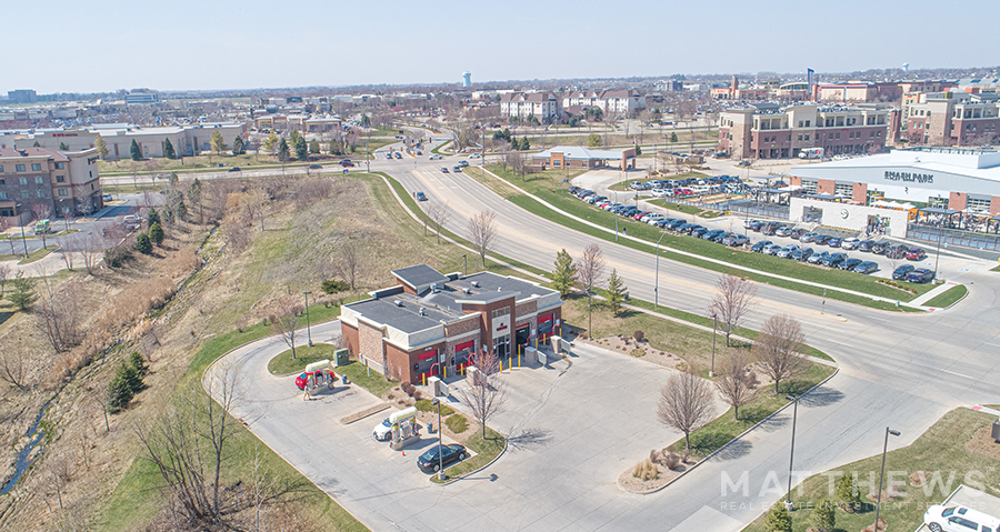 6604 Coachlight Dr, West Des Moines, IA en venta - Foto del edificio - Imagen 3 de 9