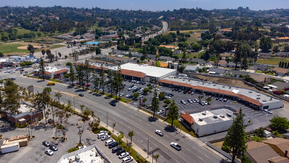 19756 Colima Rd, Rowland Heights, CA en alquiler - Foto del edificio - Imagen 1 de 9