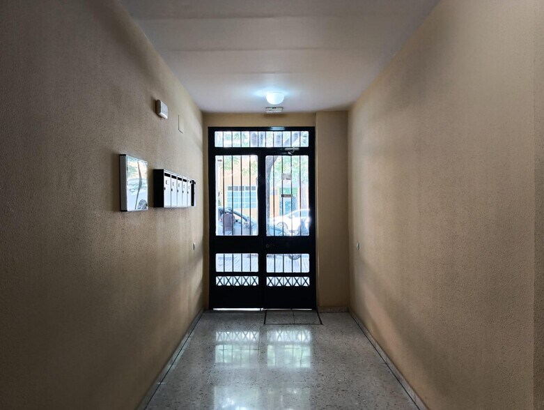 Local en Alcalá de Guadaíra, Sevilla en venta - Foto del edificio - Imagen 3 de 13