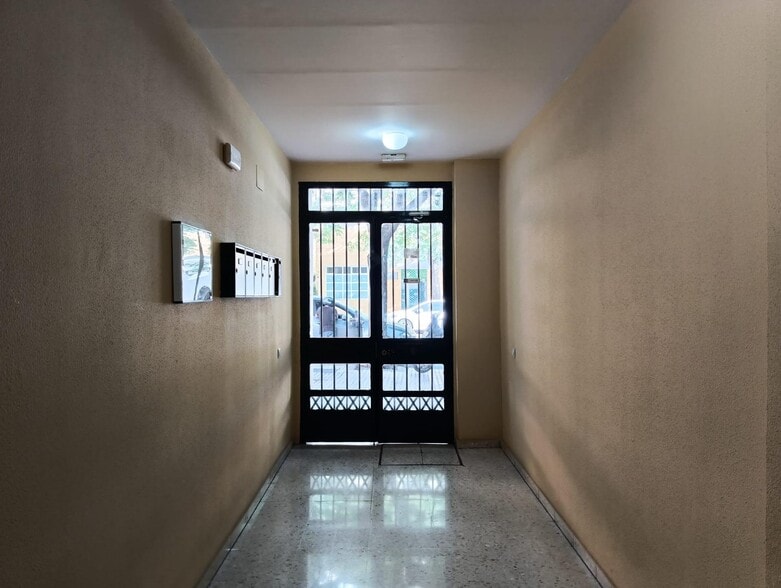 Local en Alcalá de Guadaíra, Sevilla en venta - Foto del edificio - Imagen 3 de 13
