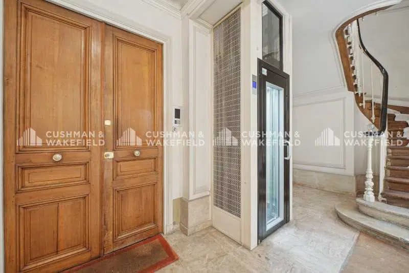 5 Rue Frédéric Bastiat, Paris en alquiler Foto del interior- Imagen 1 de 2