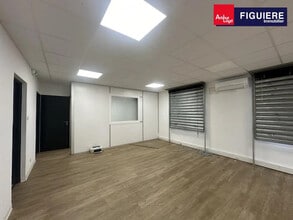 5 Voie D'Angleterre, Vitrolles en alquiler Foto del edificio- Imagen 2 de 7