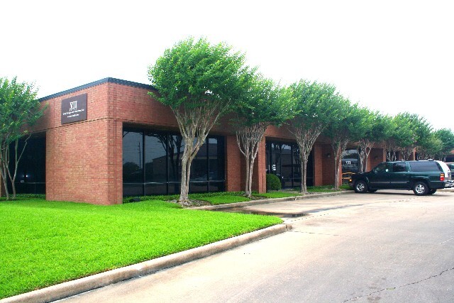 11210 Steeplecrest, Houston, TX en alquiler - Foto del edificio - Imagen 1 de 11