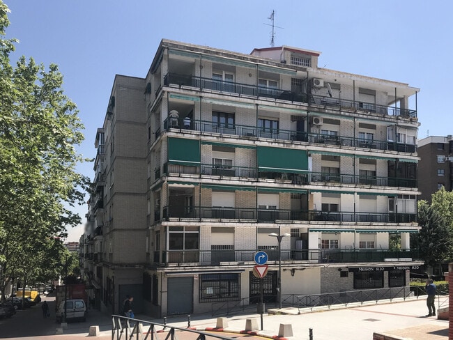 Más detalles de Calle Cantarranas, 1, Alcorcón - Edificio residencial​ en venta