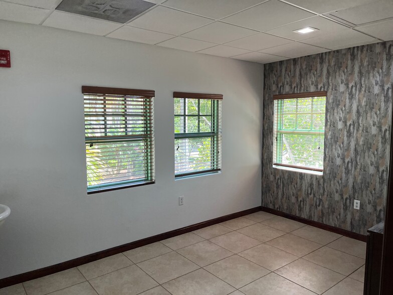 717 SE 2nd Ave, Fort Lauderdale, FL en alquiler - Foto del interior - Imagen 3 de 10