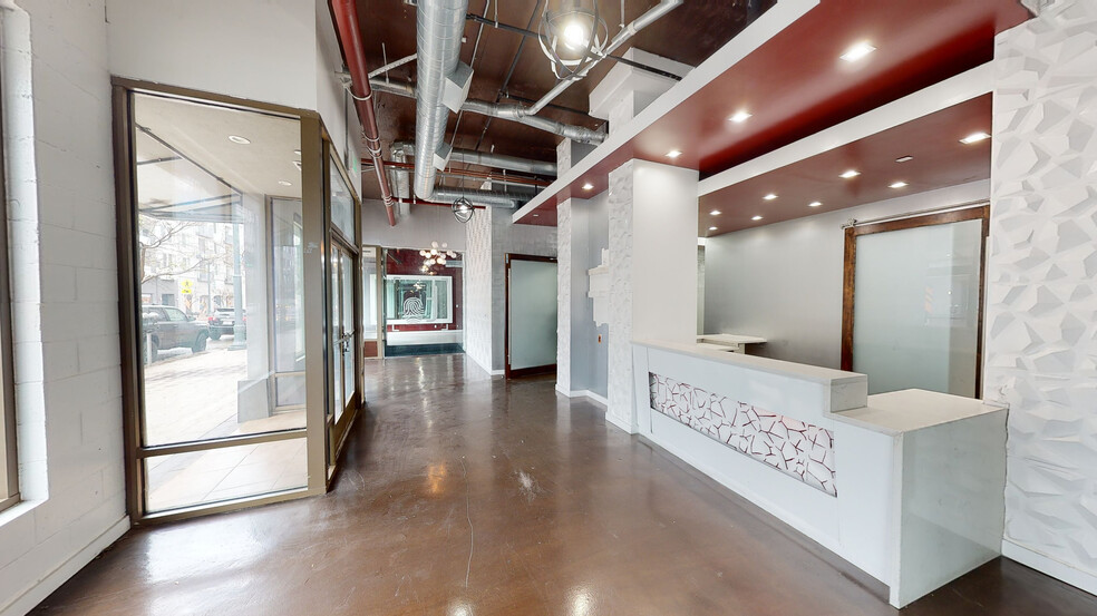 585 Pine Ave, Long Beach, CA en alquiler - Foto del interior - Imagen 3 de 30