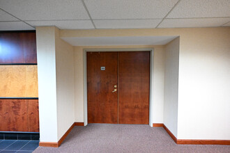 6120 Parkland Blvd, Mayfield Heights, OH en alquiler Foto del interior- Imagen 1 de 13