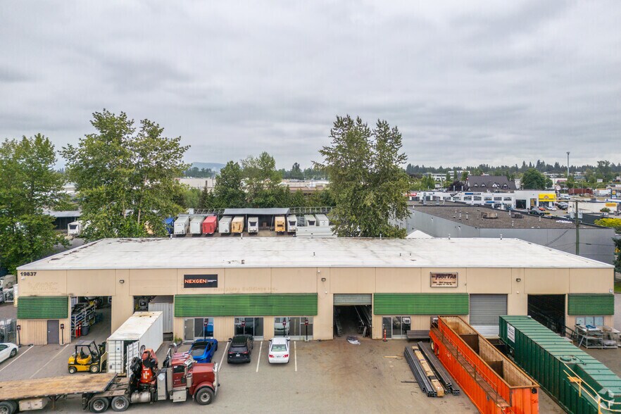 19837 Telegraph Trl, Langley Twp, BC en venta - Foto del edificio - Imagen 2 de 4