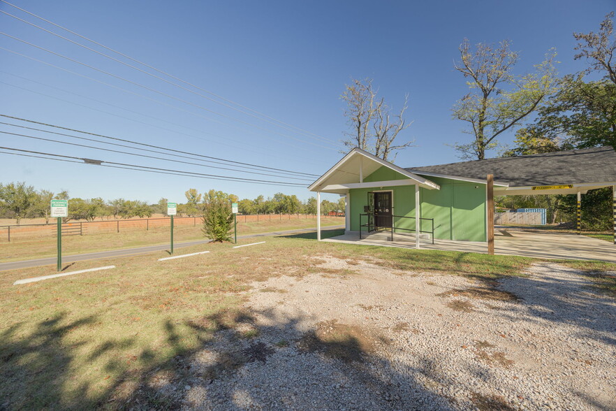 614 W Main St, Jones, OK en venta - Foto del edificio - Imagen 3 de 25