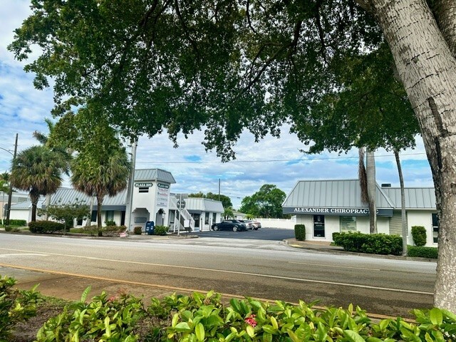 500 NE 5th Ave, Delray Beach, FL en alquiler - Foto del edificio - Imagen 1 de 2