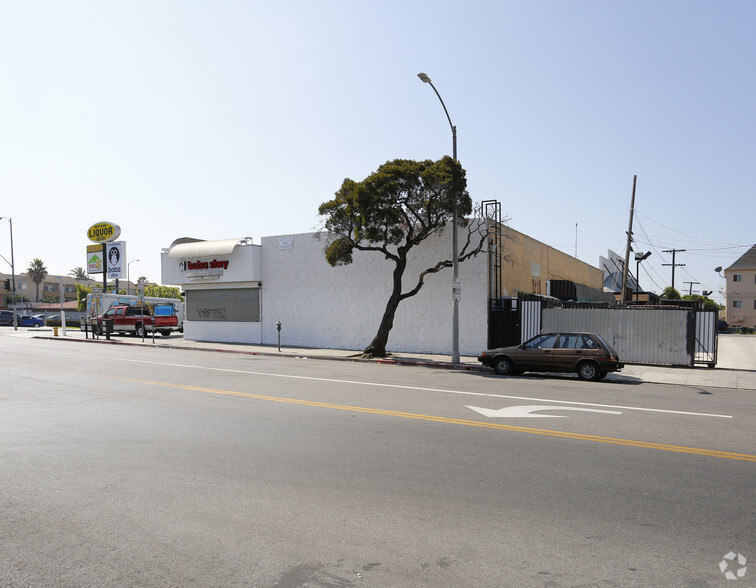 703 S Western Ave, Los Angeles, CA en alquiler - Foto del edificio - Imagen 1 de 3