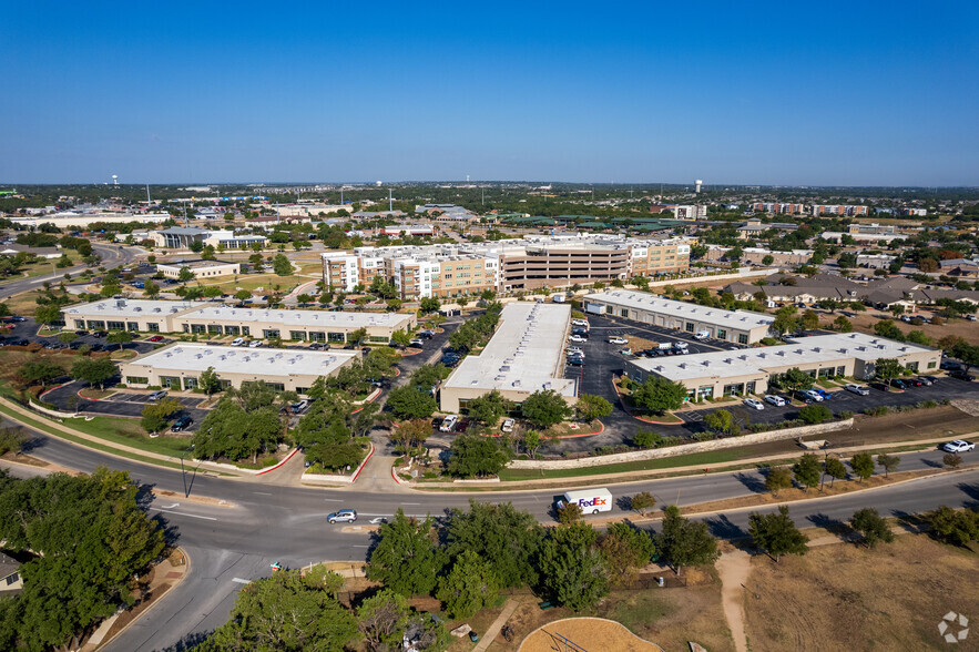 715 Discovery Blvd, Cedar Park, TX en alquiler - Foto del edificio - Imagen 1 de 18