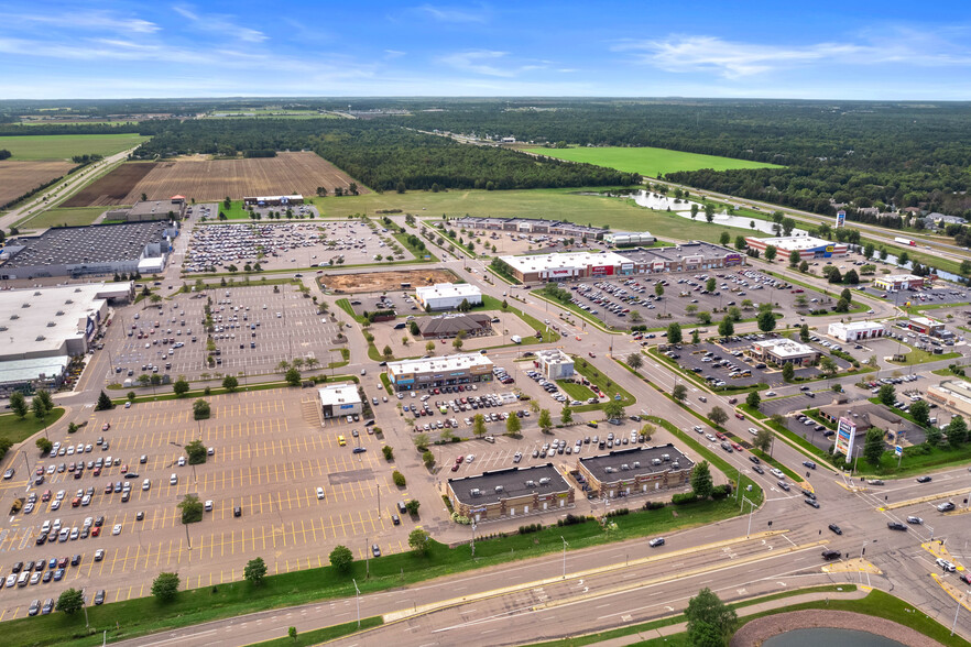 250 Crossroads Dr, Plover, WI en alquiler - Foto del edificio - Imagen 3 de 26