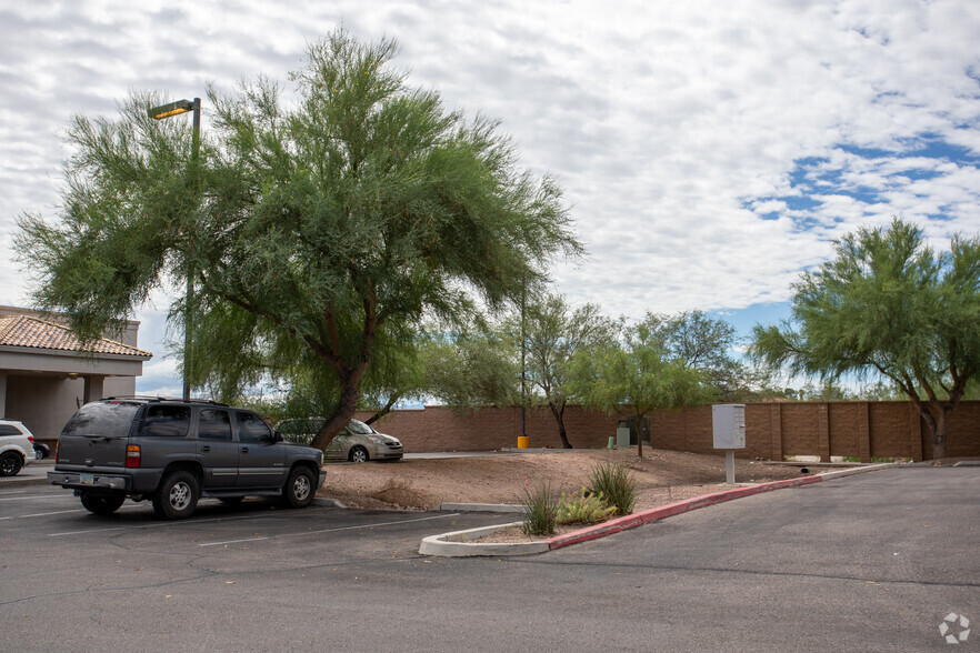 W Valencia Rd, Tucson, AZ en alquiler - Foto del edificio - Imagen 1 de 8