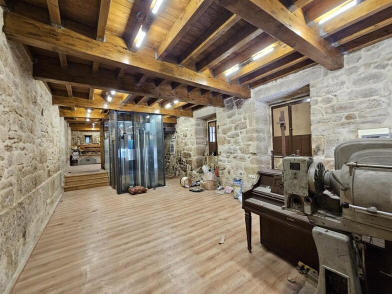 Oficina en Ourense en venta - Foto del edificio - Imagen 2 de 25