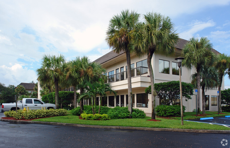 600 Sandtree Dr, Palm Beach Gardens, FL en alquiler - Foto del edificio - Imagen 3 de 4