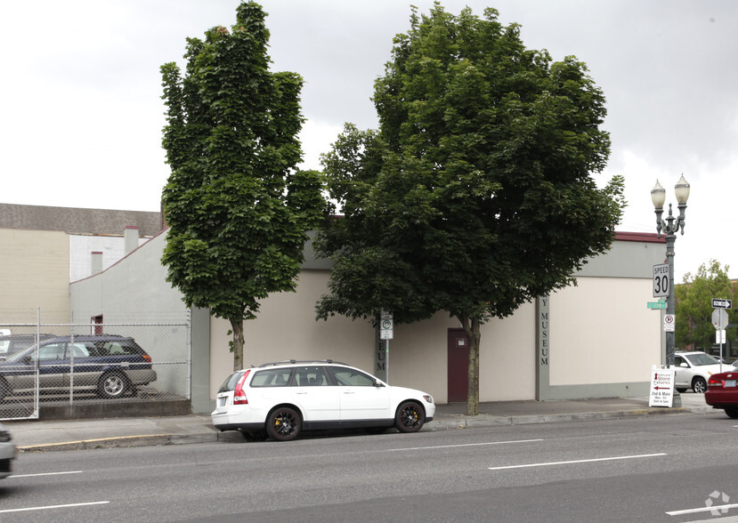 1305 SE Grand Ave, Portland, OR en alquiler - Foto del edificio - Imagen 2 de 7