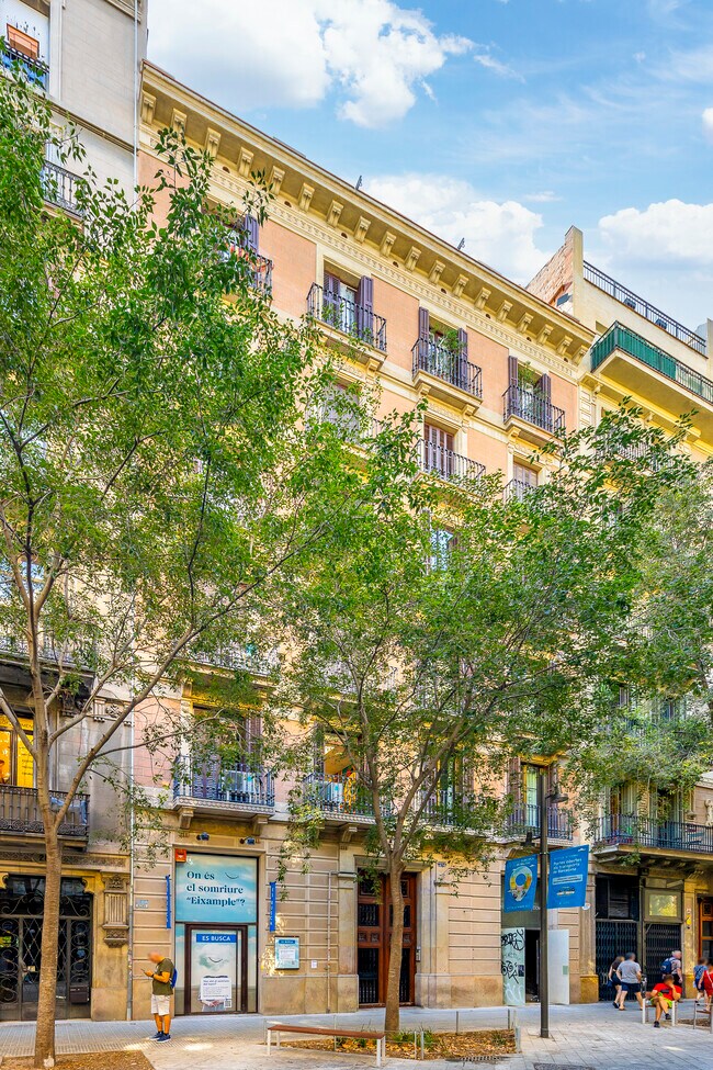 Más detalles de Carrer del Consell de Cent, 282, Barcelona - Edificio residencial​ en venta