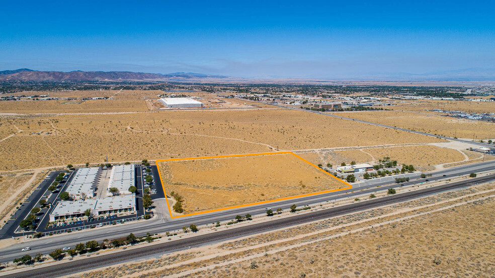 VAC/Sierra Hwy, Palmdale, CA en venta - Foto del edificio - Imagen 1 de 4