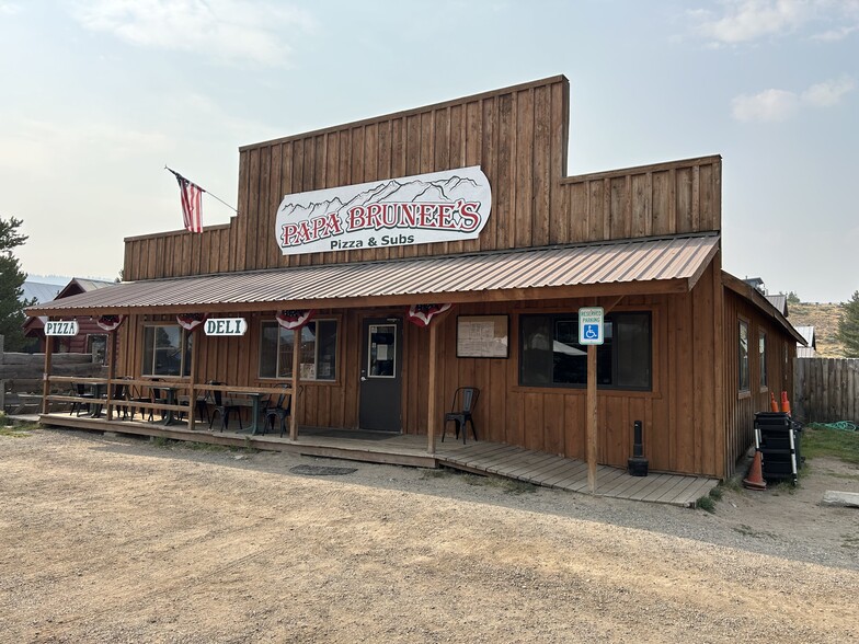 645 Ace of Diamonds St, Stanley, ID en alquiler - Foto del edificio - Imagen 2 de 9