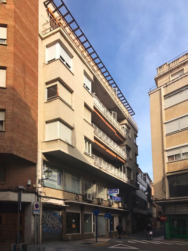 Más detalles de Calle del Sol, 1, Talavera de la Reina - Edificio residencial​ en venta