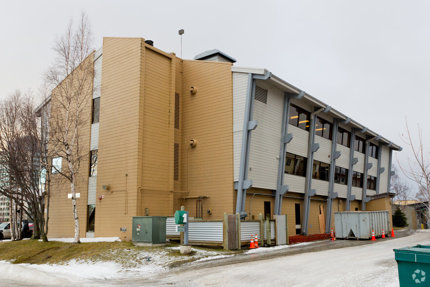 375 W 36th Ave, Anchorage, AK en alquiler - Foto del edificio - Imagen 2 de 3