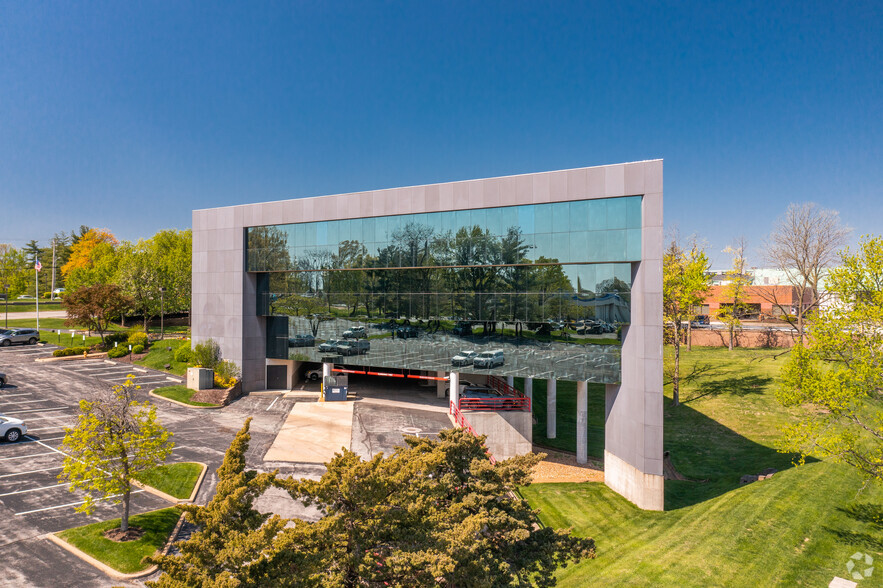 1850 Craigshire Rd, Saint Louis, MO en alquiler - Foto del edificio - Imagen 2 de 5