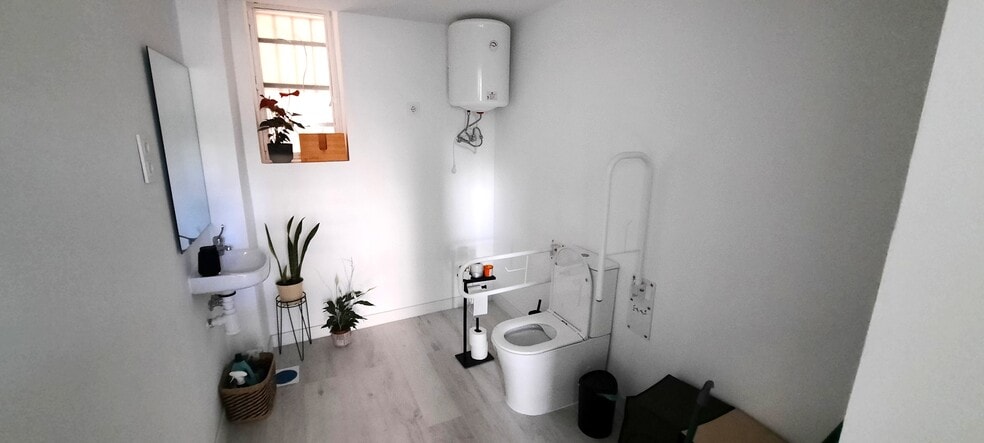 Calle Jazmín, Madrid, Madrid en venta - Foto del edificio - Imagen 2 de 8