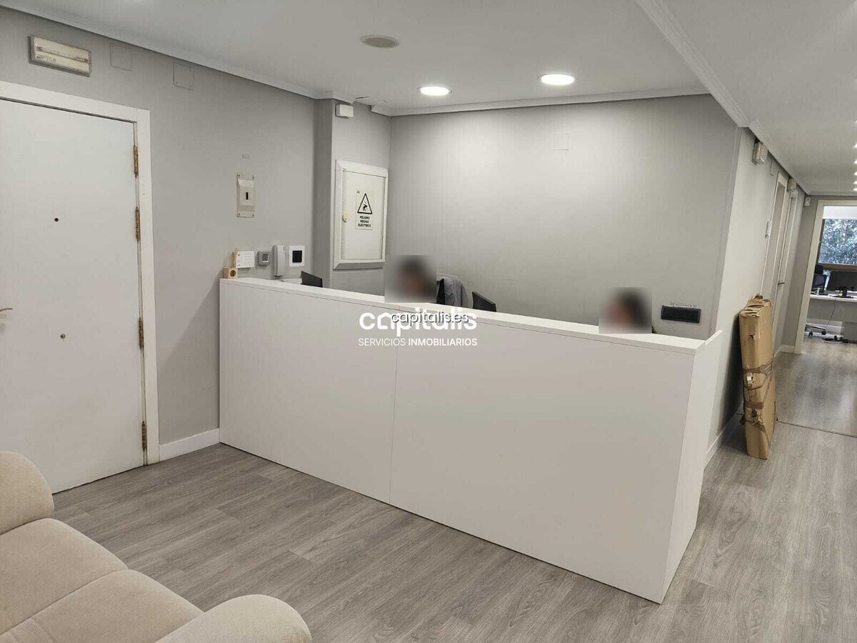 Madrid, MAD 28015 -  -  - Foto del interior - Image 1 of 15