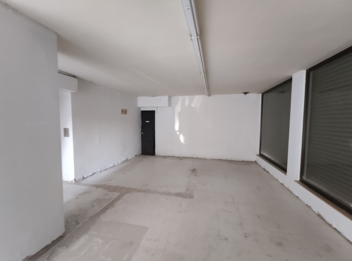 Lleida, LER 25005 - Unidad 01 - - Foto del interior - Image 2 of 5