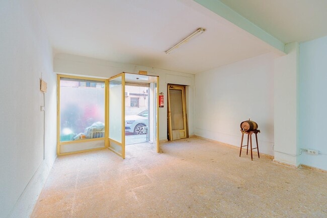 Más detalles de Carrer Monserrate Guilabert Valero, 77, Elche - Local en venta