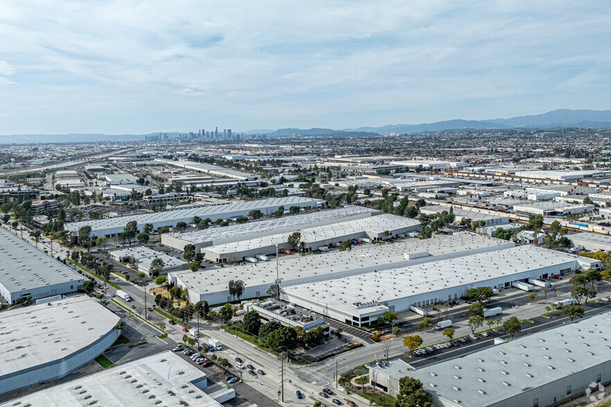 6007-6025 E Slauson Ave, Commerce, CA en alquiler - Foto del edificio - Imagen 3 de 7