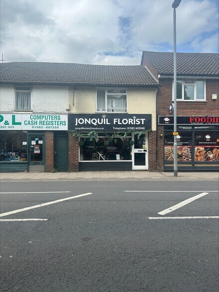 56 West St, Dunstable en venta - Foto del edificio - Imagen 2 de 2