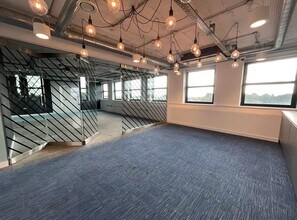 300 Poole Rd, Poole en alquiler Foto del interior- Imagen 1 de 3