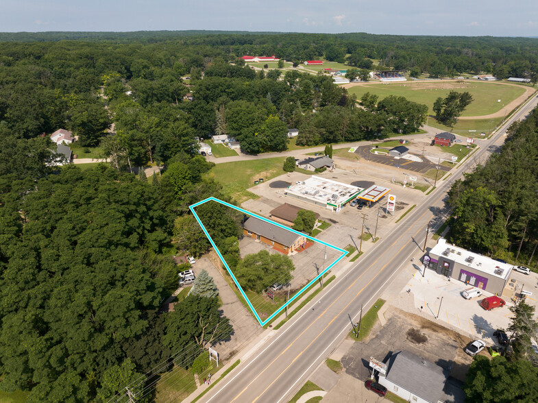 695 N First St, Harrison, MI en venta - Vista aérea - Imagen 3 de 49