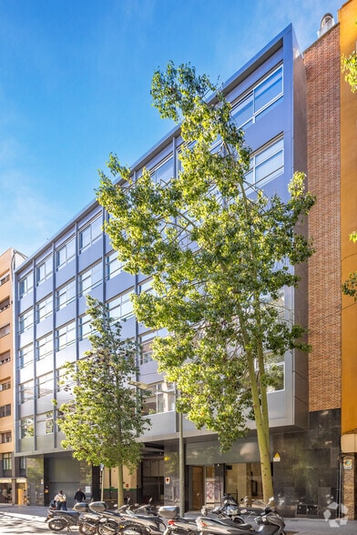 Carrer de Galileu, 303, Barcelona, Barcelona en alquiler - Foto del edificio - Imagen 3 de 4